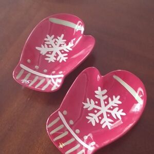 Hallmark Winter Mitten Serving Dishes
